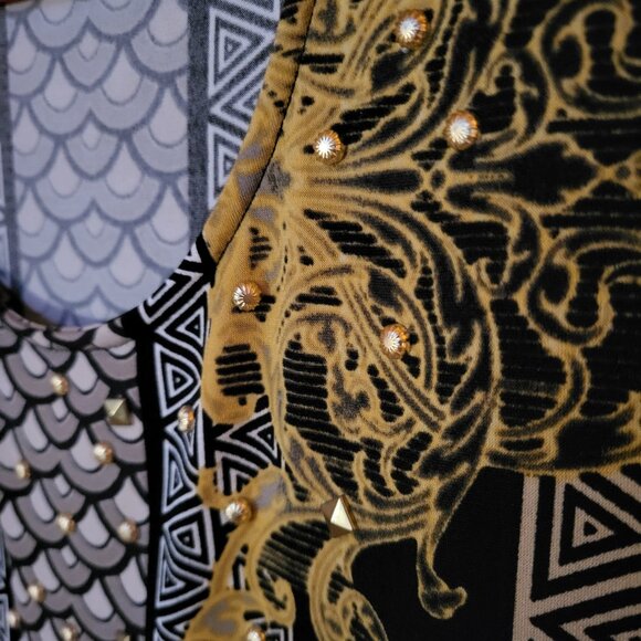 Style & Co. symmetrical pattern tunic with scoop neck, size Medium. Black, gold - Picture 6 of 6